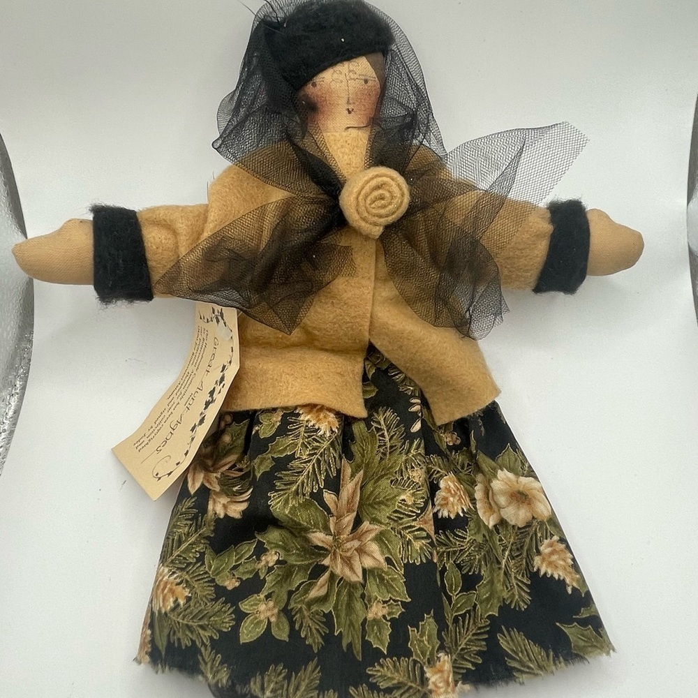 Vintage handmade collectible Bittersweet Autumn Aunt Agnes Doll. Cloth. Signed